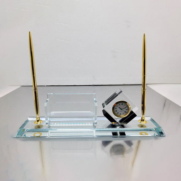 ستاند كريستال مع حامل كروت بزنس-وحامل قلم ثنائي وساعة باللون الذهبي